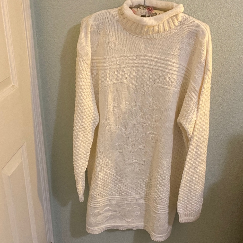 Chic Cream Turtleneck Sweater